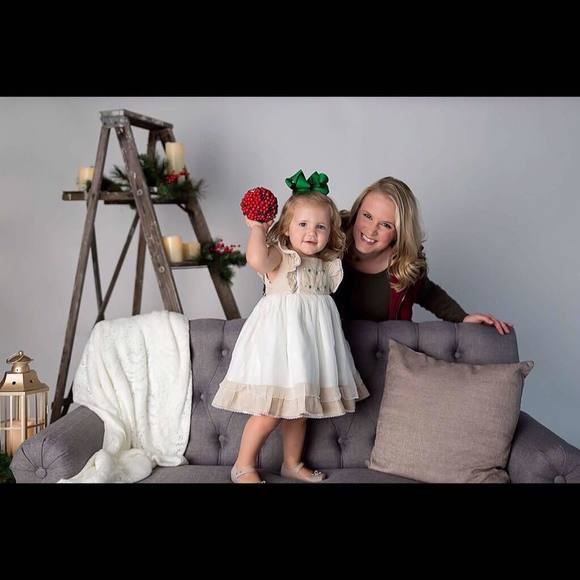 Meet your Posher, Ashley - Picture 1 of 4